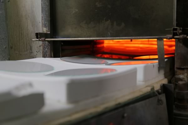 Glass tube sealing lamp